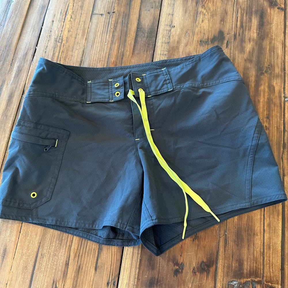 Athleta ladies gray board shorts